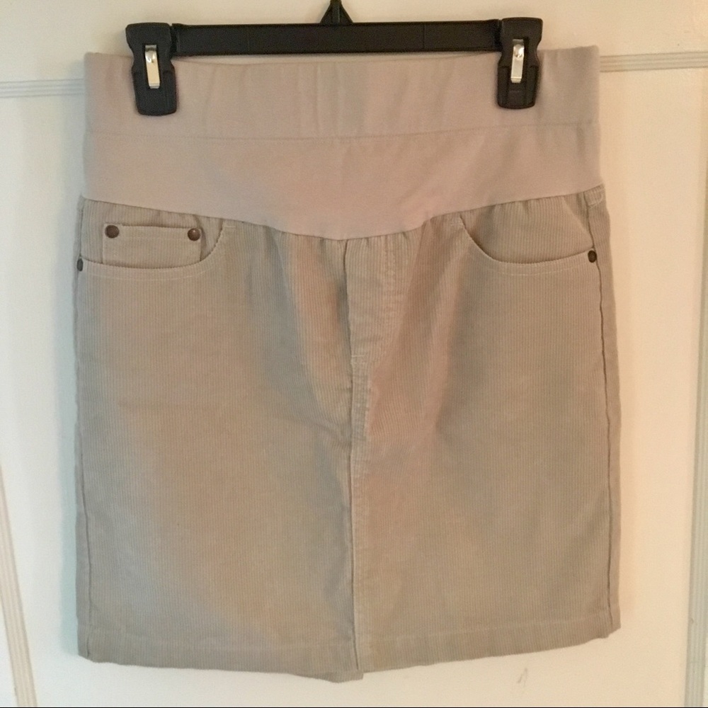 Maternity skirts